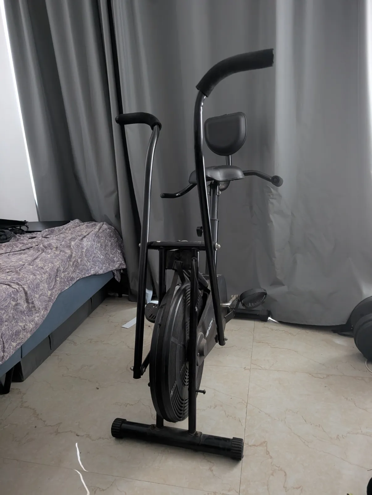 Exercise bicycle - 2 y/o - Thumbnail 2
