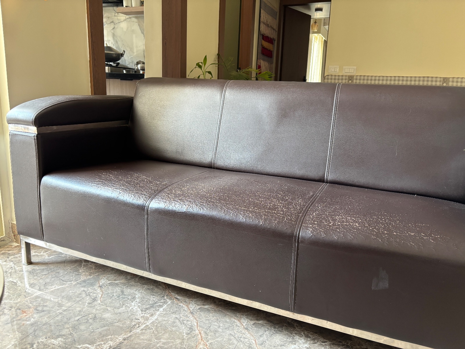3 Seater Sofa for sale in Ghaziabad, Uttar Pradesh