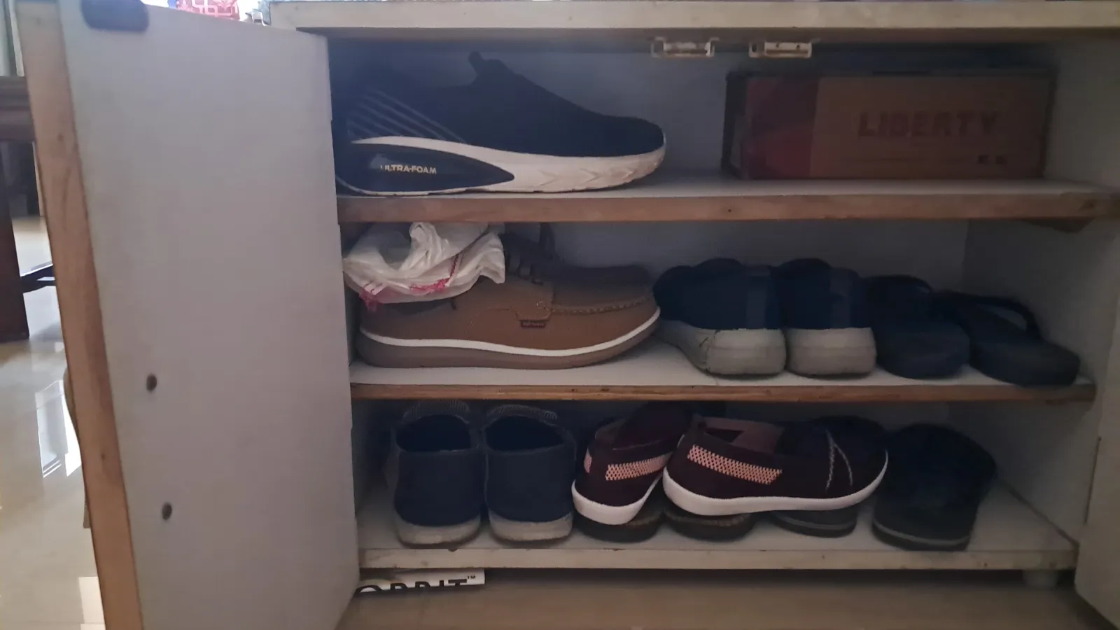 DIWAN, TEAPHOI & SHOE RACK - Thumbnail 3
