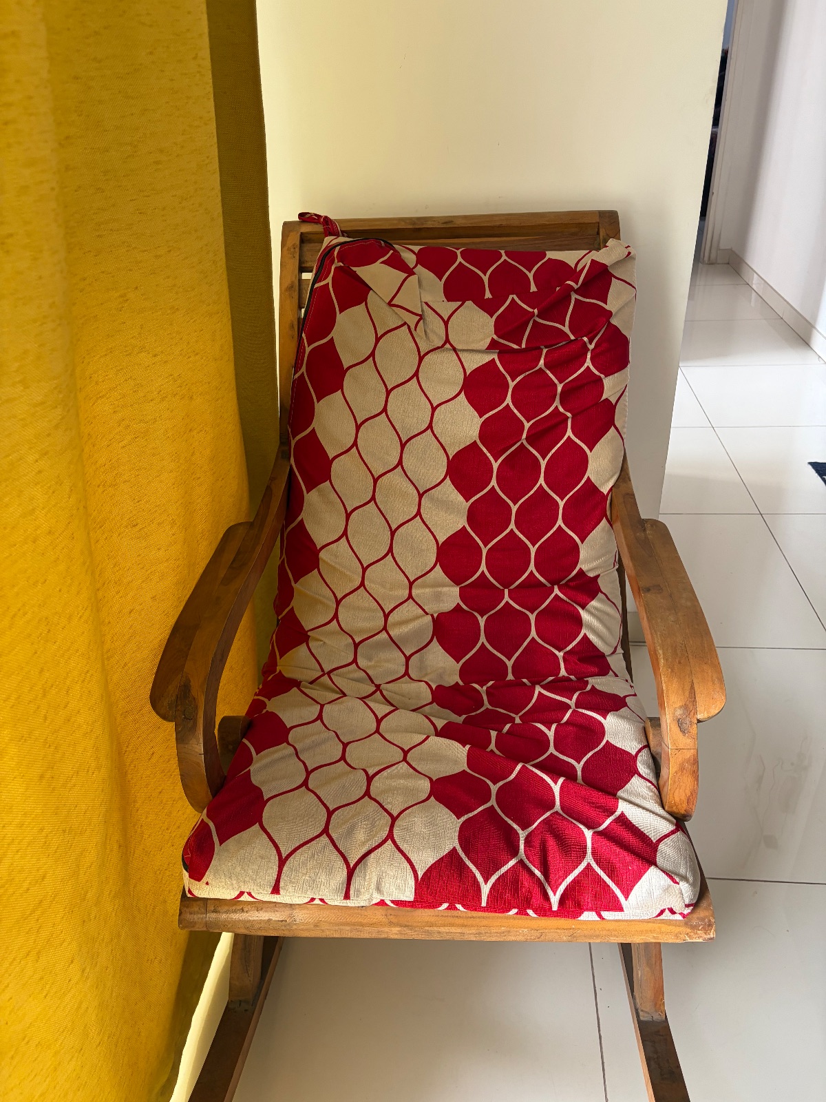 Wooden chair - Thumbnail 2