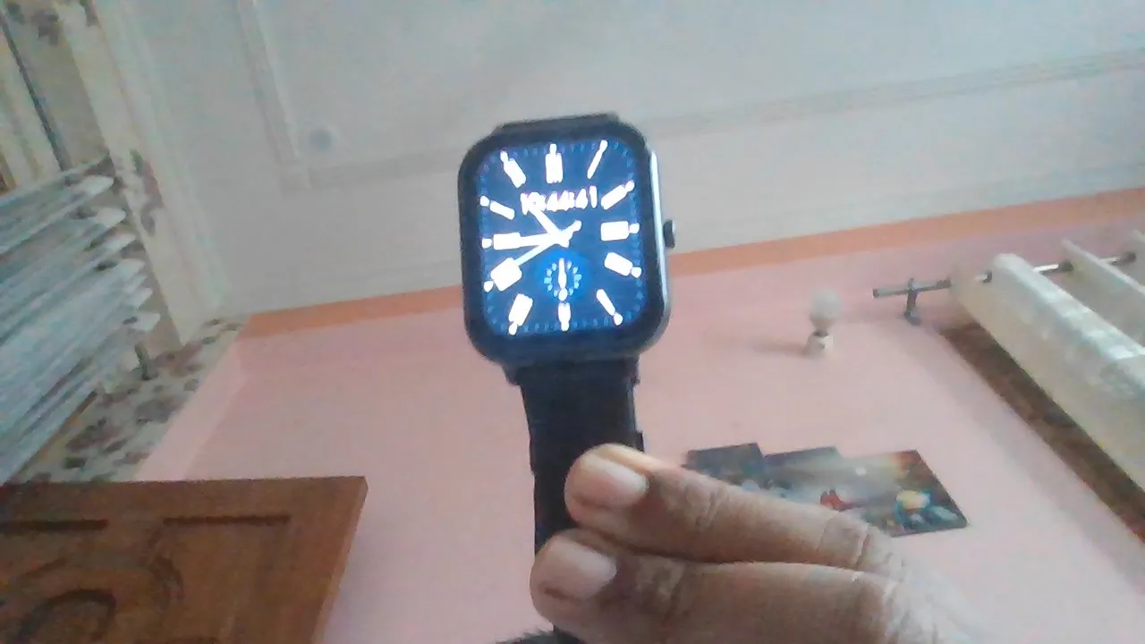 smartwatch - Image 1