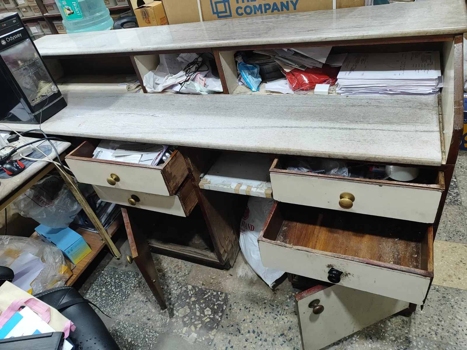 Office table with drawers - Thumbnail 3