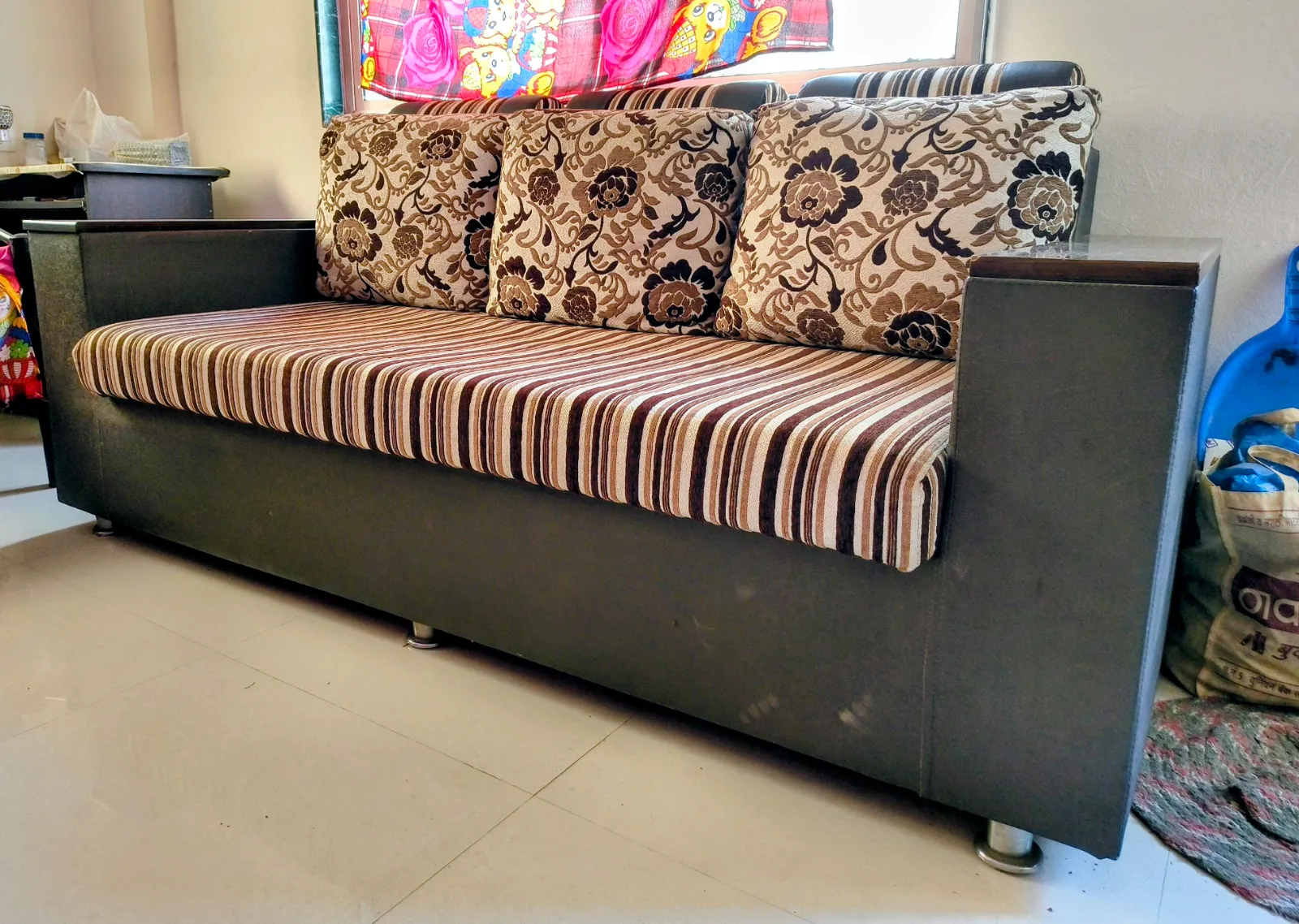 3+1+1 Sofaset, Teapoy, Bed on urgent sell - Thumbnail 3