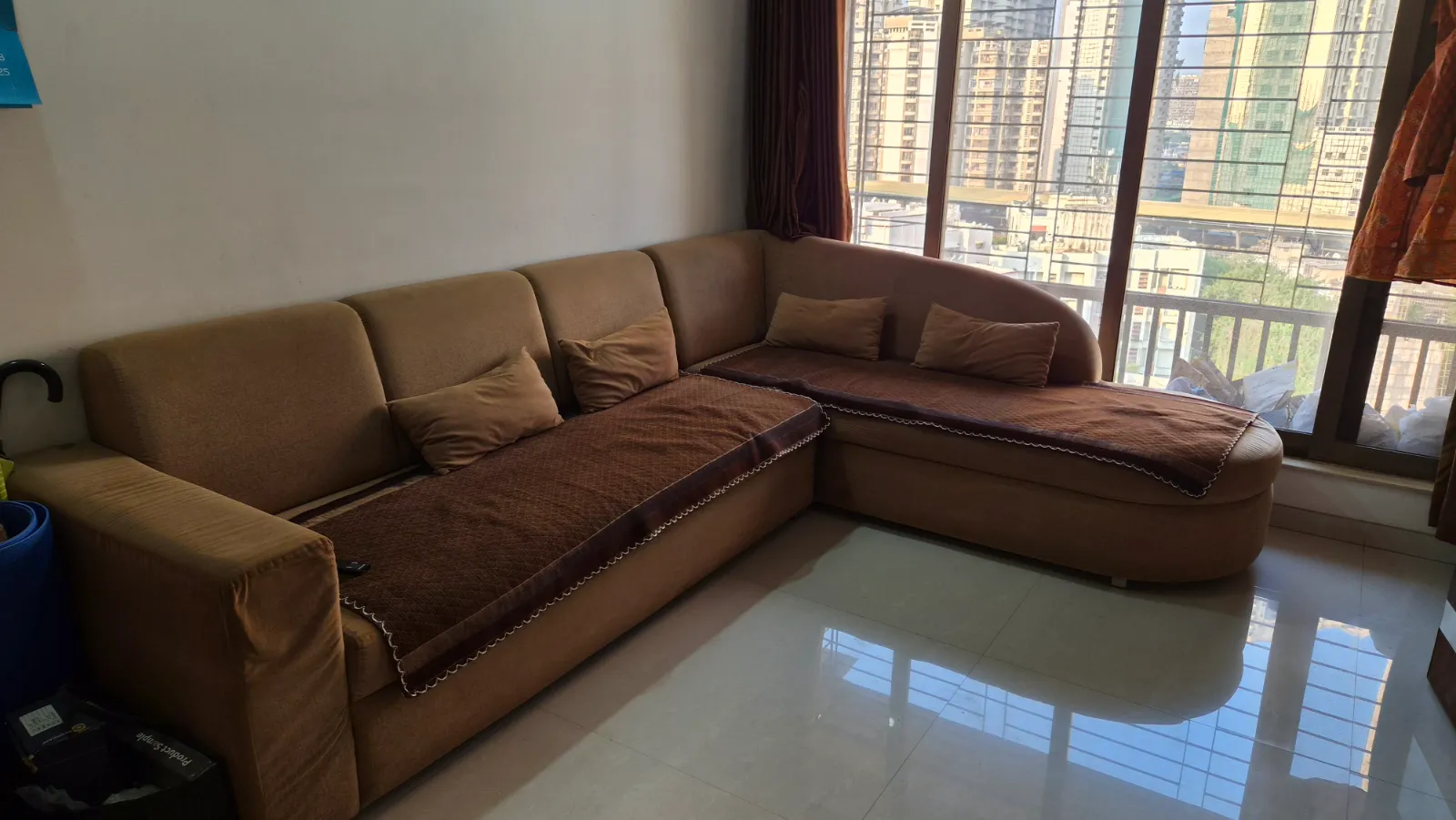 6 seater sofa - Image 1