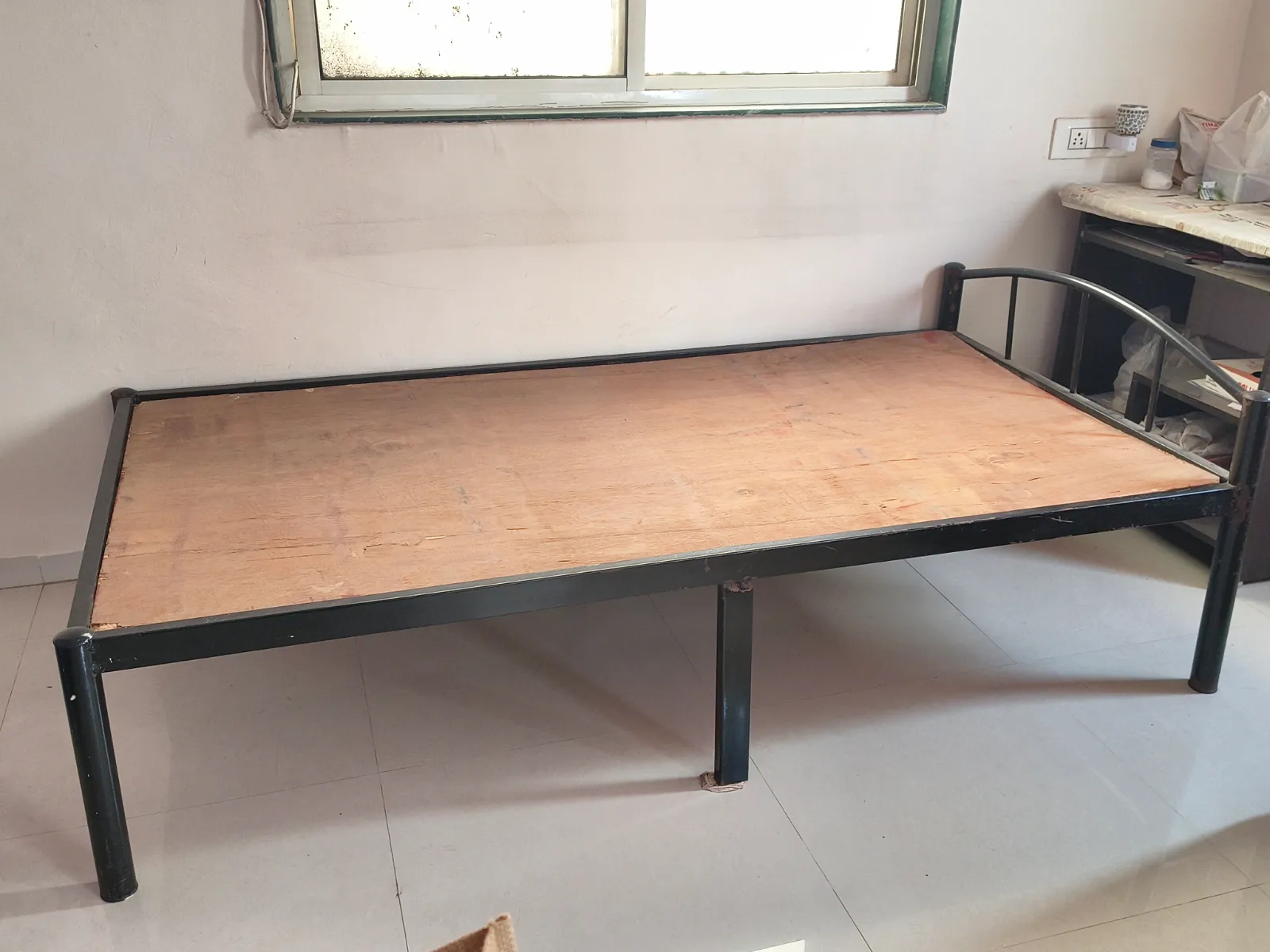3+1+1 Sofaset, Teapoy, Bed on urgent sell - Thumbnail 6