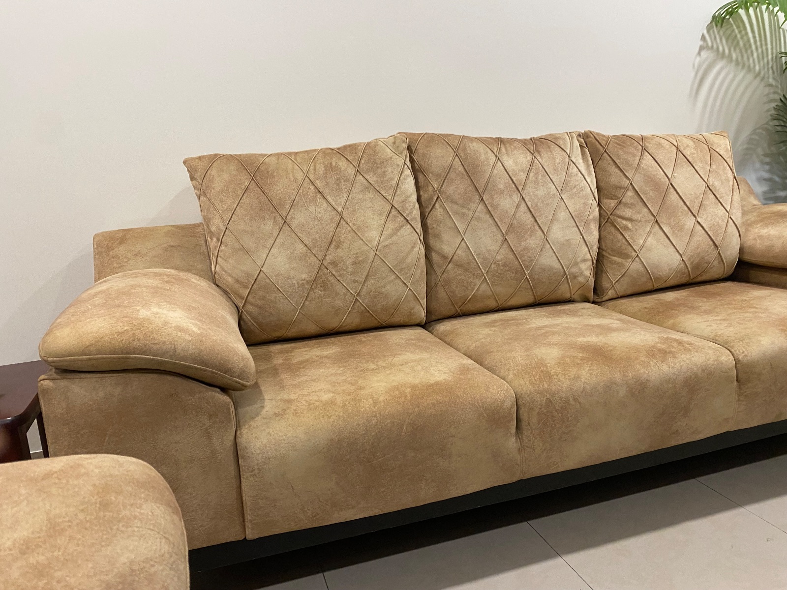 3-2-1 sofa set in new condition - Thumbnail 4