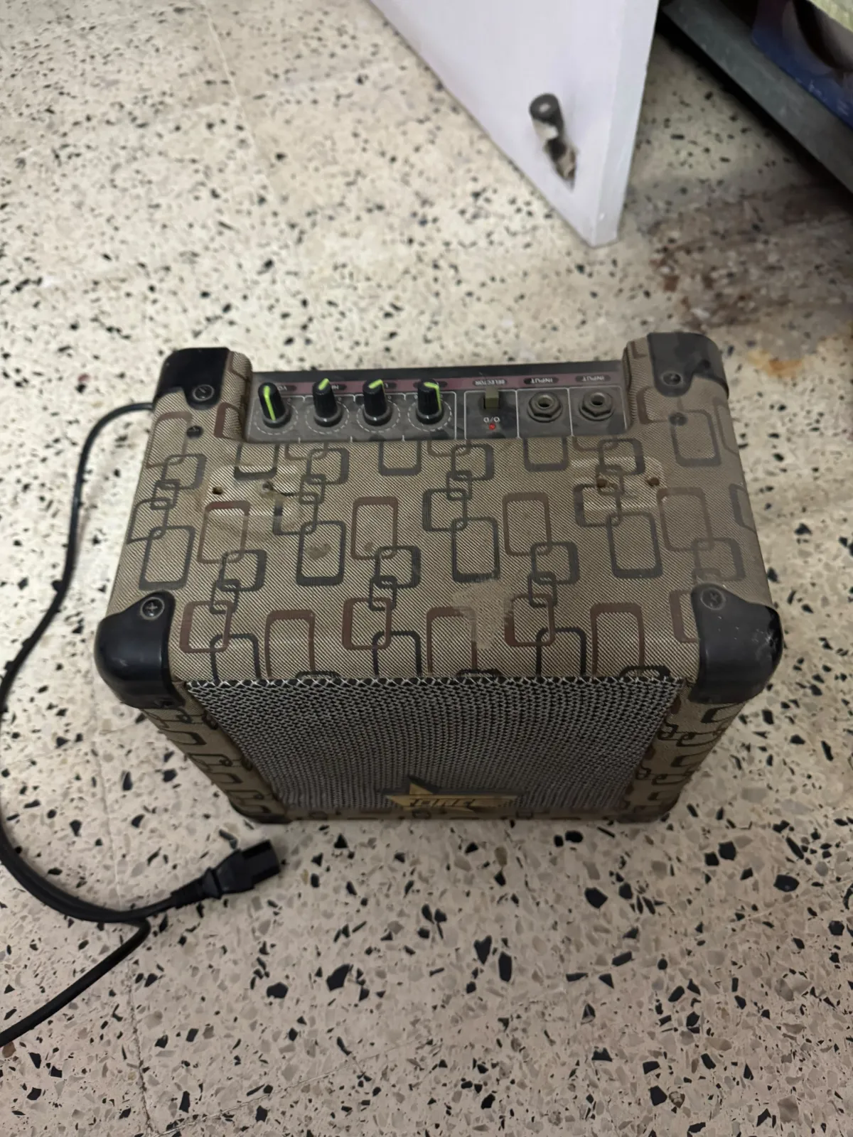 Electric Guitar + Amplifier + Processor - Thumbnail 8