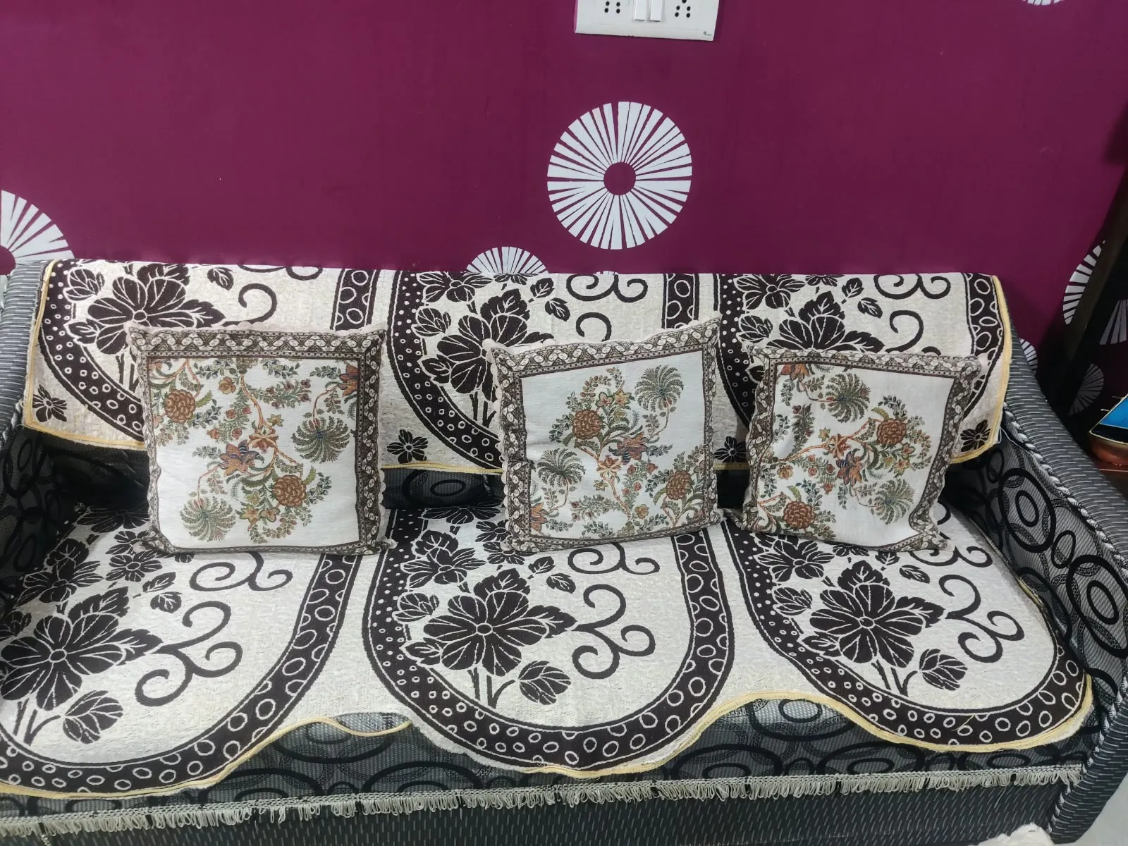 3+2 seater sofa set - Thumbnail 2
