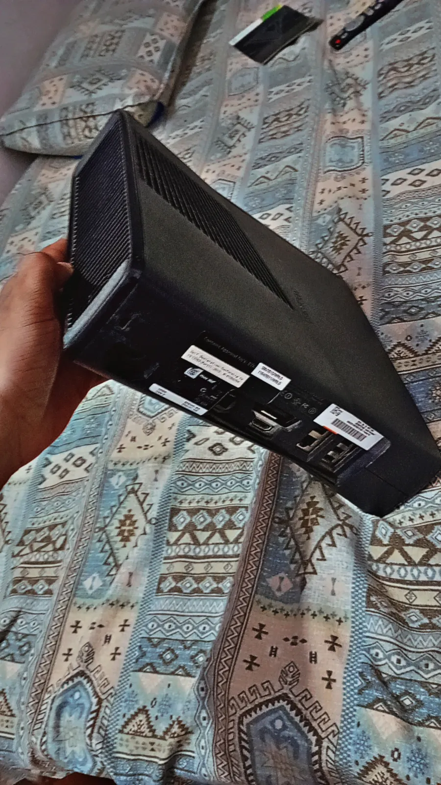 Xbox 360 e with kinict sensor 250gb - Thumbnail 4