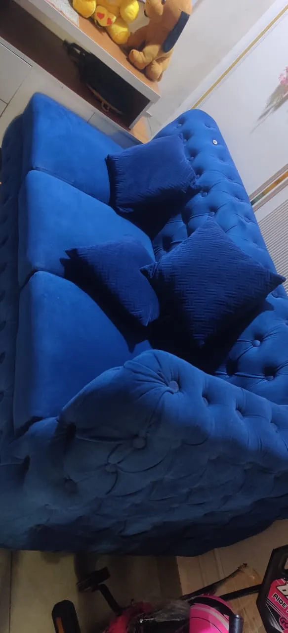 7 seater Sofa with table (7+2) for sale in Delhi, Delhi