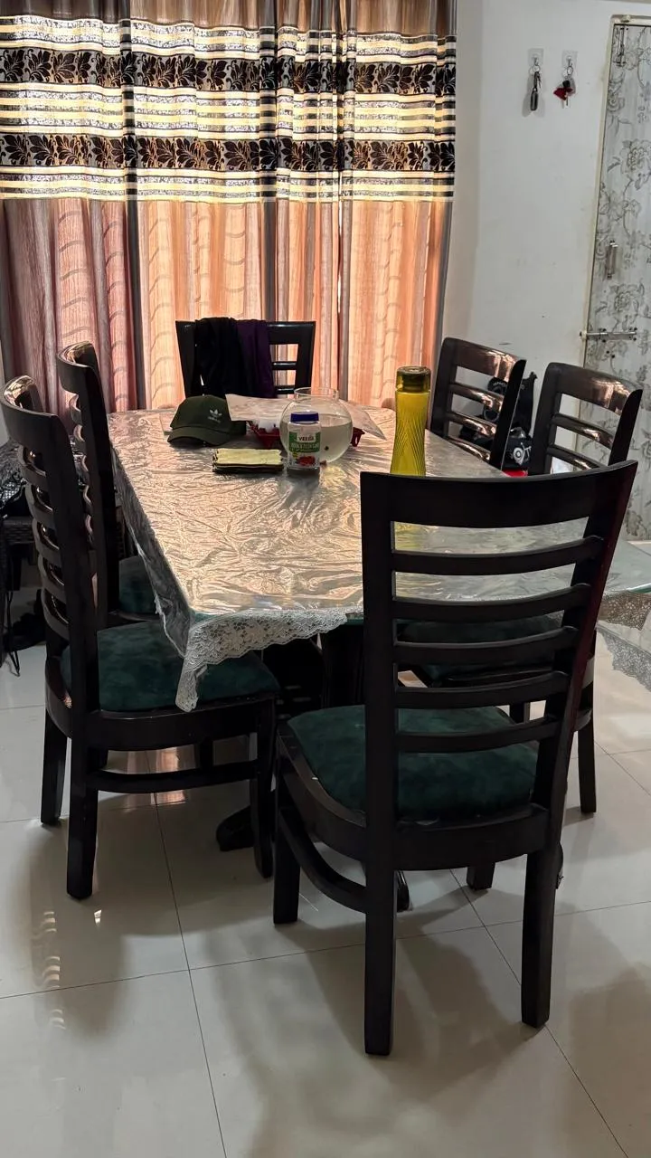 6 seater dining table - Thumbnail 2