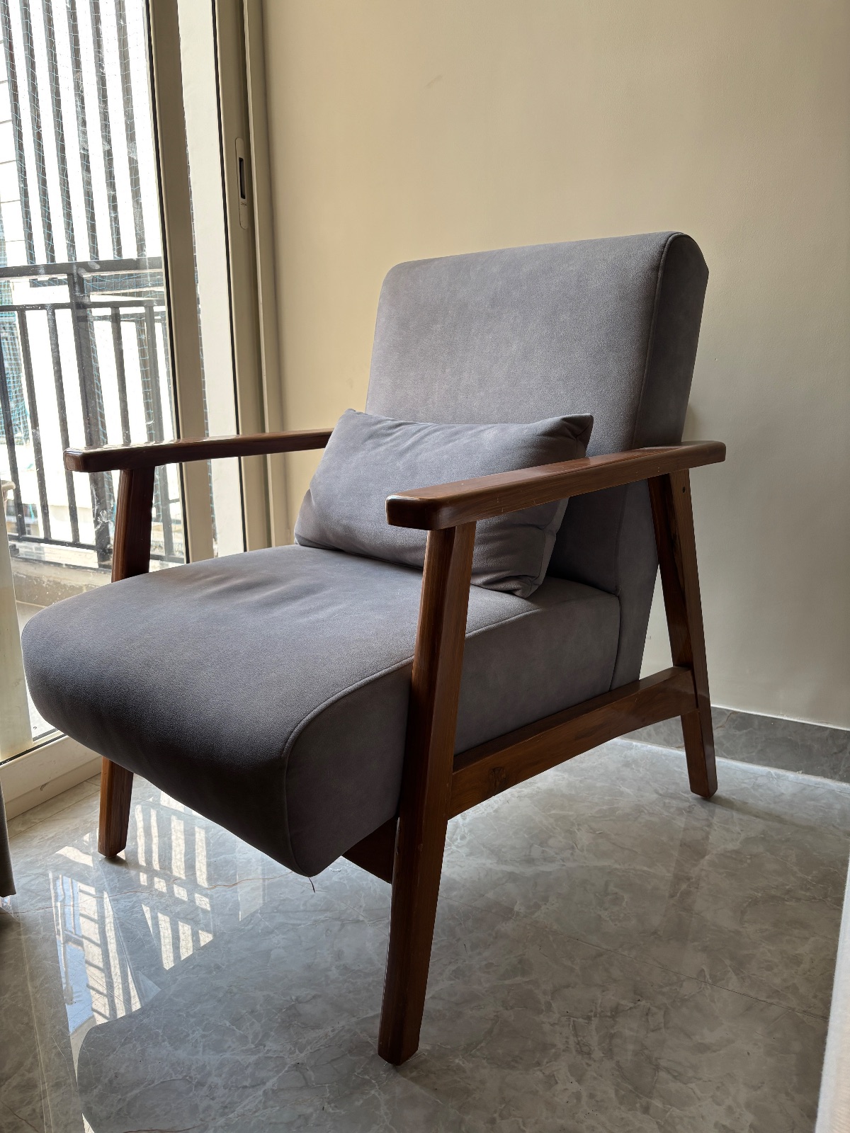 Single Seater Accent Chair - Thumbnail 2