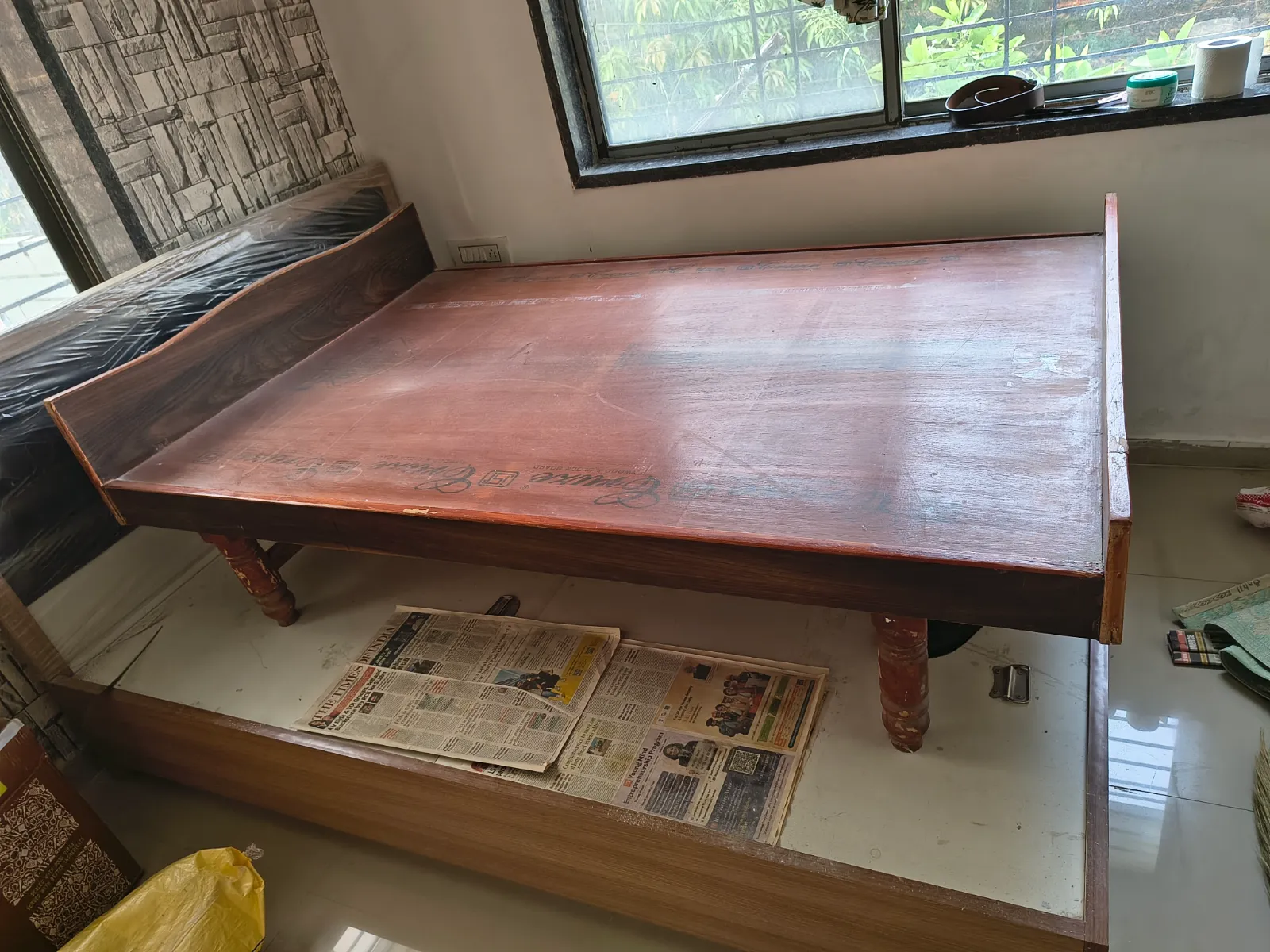 Used Wooden Bed (Cot) for Sale – 4 × 6 Feet for sale in Udavada, Gujarat