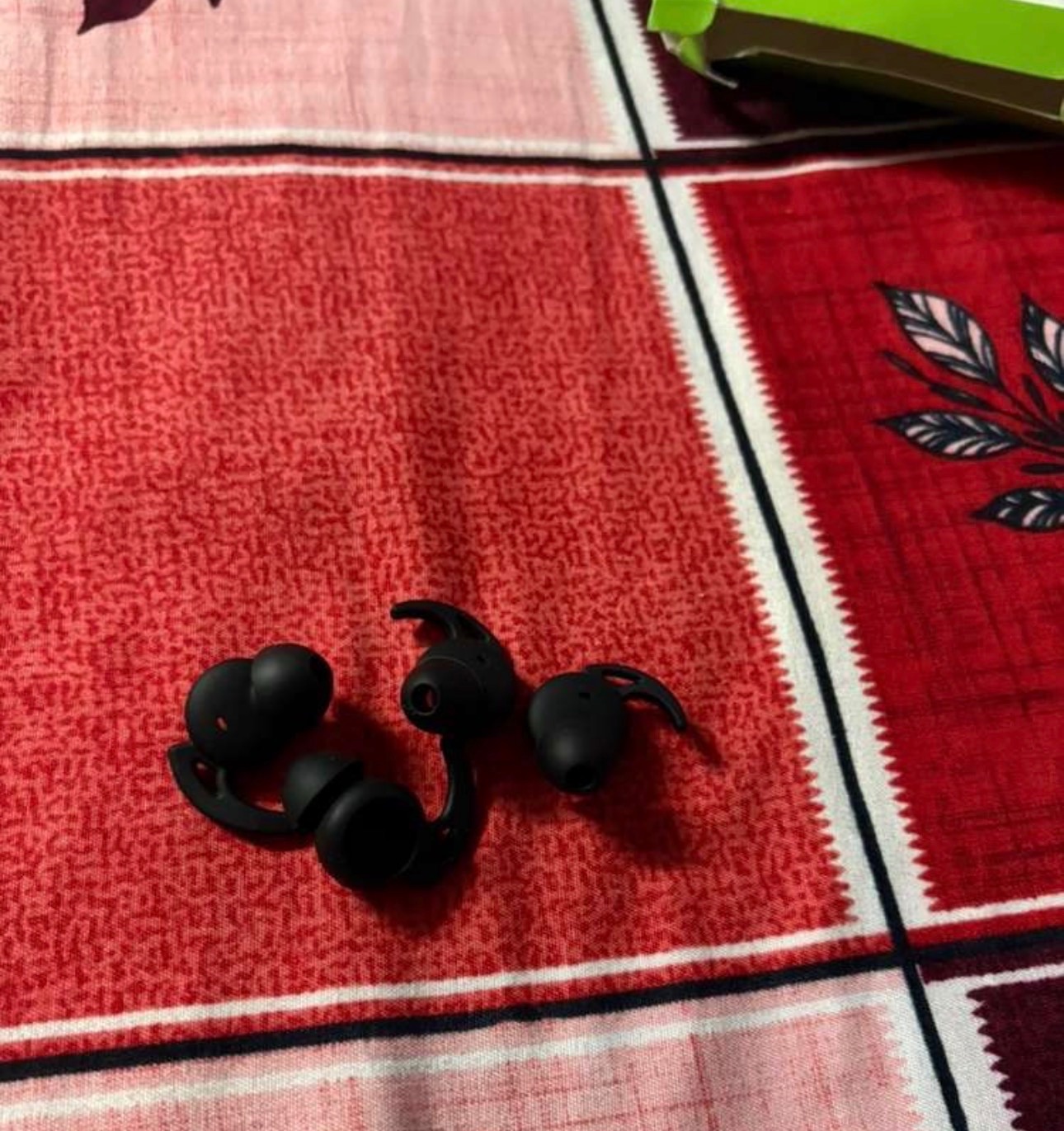 SpinBot C30 Type-C Gaming Earphones; Lightly Used - Thumbnail 4