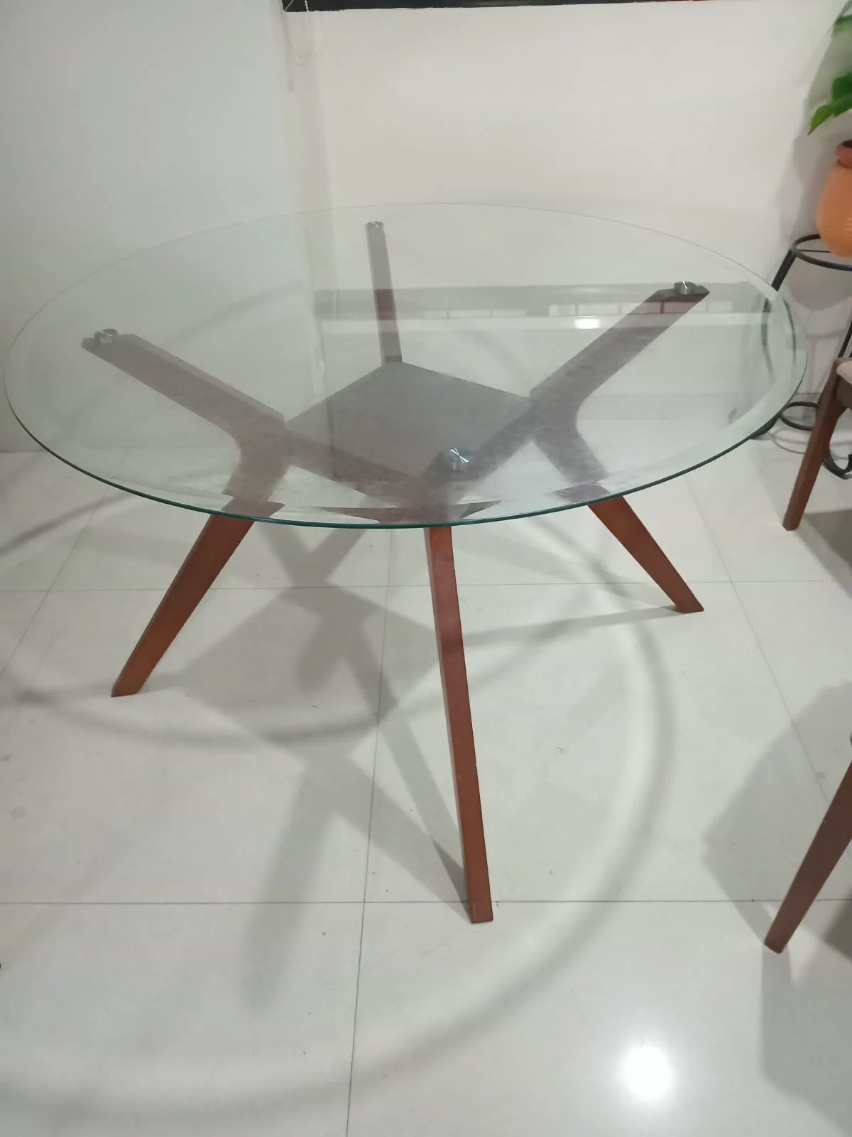 4 seater Dining Table - Thumbnail 3